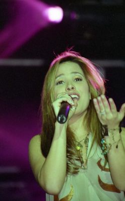 WanessaCamargo_Show2002Debut-8.jpg