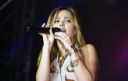 WanessaCamargo_Show2002Debut-26.jpg
