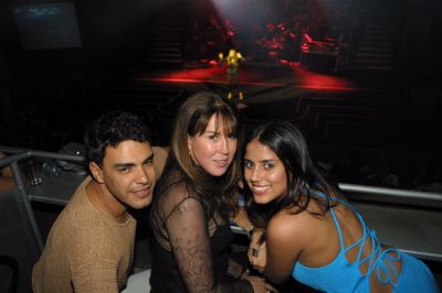 WanessaCamargo_ShowGardenHall2001-1.jpg