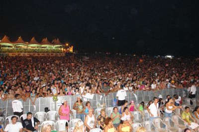WanessaCamargo_PraiaGrande2007-1.jpg