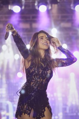 Click to view full size image
==============
WanessaCamargo_ShowSBT_AlexandrePio_18.jpg WanessaCamargo_ShowSBT_AlexandrePio_18.jpg