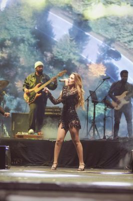 Click to view full size image
==============
WanessaCamargo_ShowSBT_AlexandrePio_6.jpg WanessaCamargo_ShowSBT_AlexandrePio_6.jpg